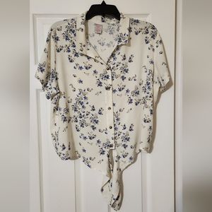 Short sleeve button down in blue floral
